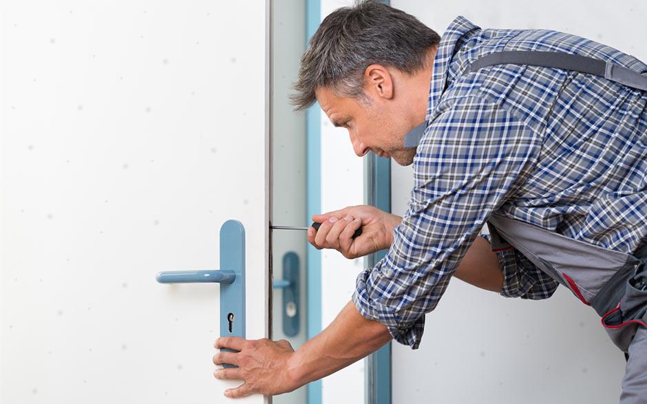 ouverture de porte claquée serrurier Saclay